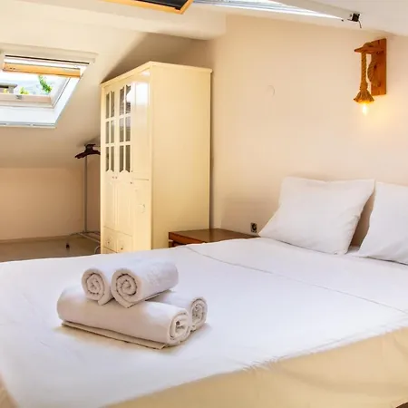 Detached House W Garden 1o Min To Seashore In Urla Otel 3*