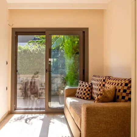 Detached House W Garden 1o Min To Seashore In Urla Hotel